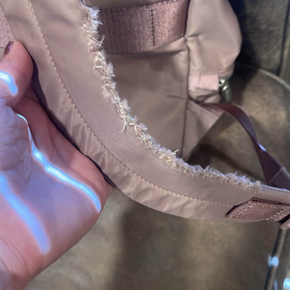 Lululemon backpack - Picture 4 of 8